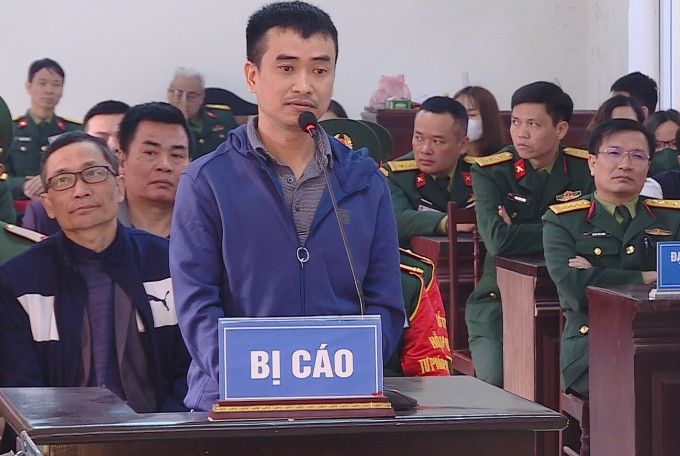 Ông chủ Việt Á và bốn cựu sĩ quan ra tòa trong vụ gian lận sản xuất kit test